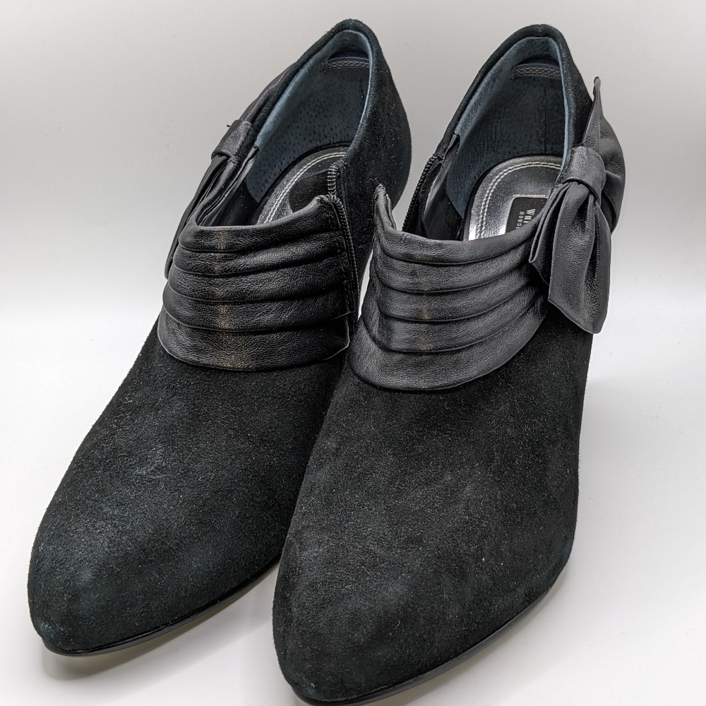 White House Black Market Audrey Shoe SZ 9